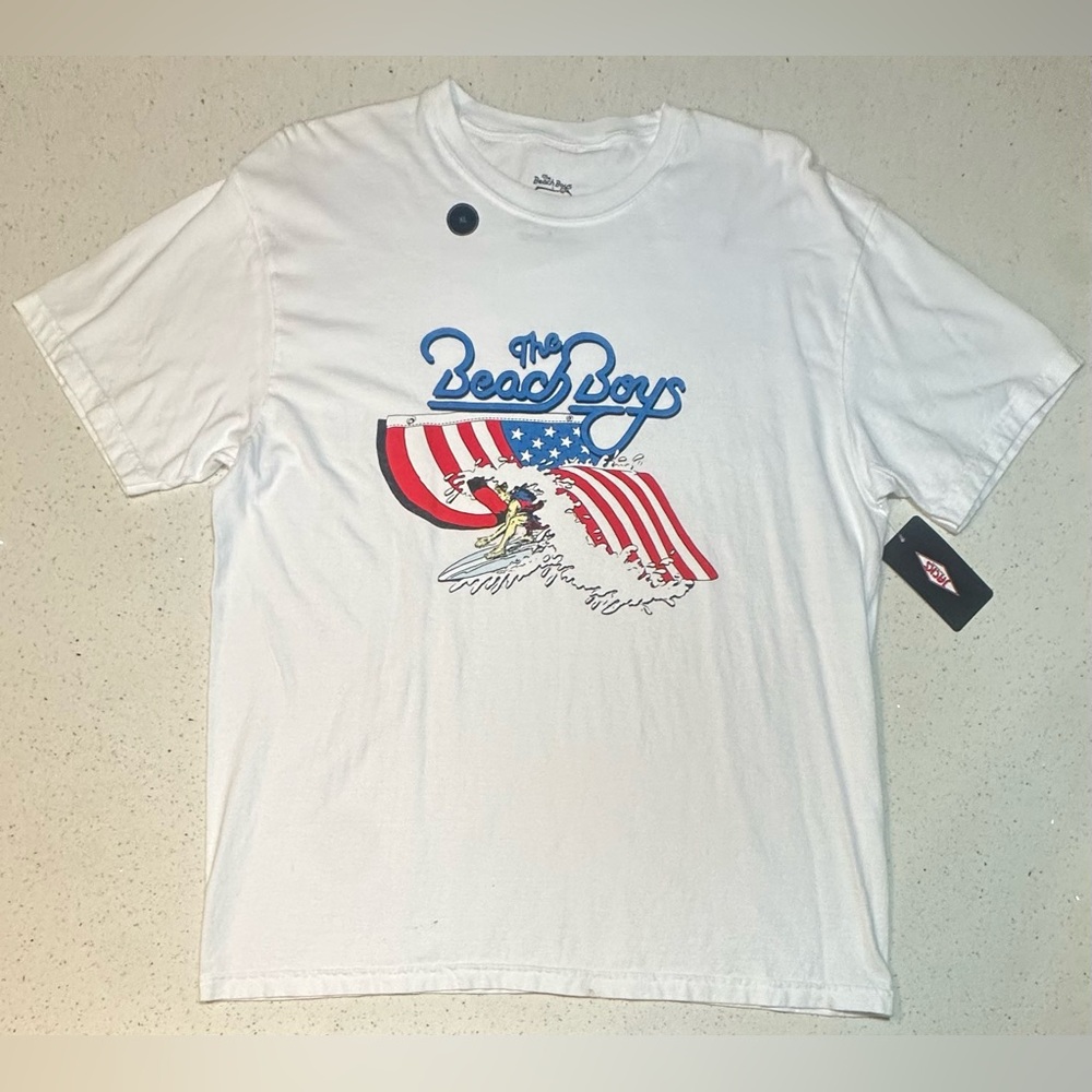 NWT White Beach Boys x Jacks Surf Shop Graphic T-Shirt, XL